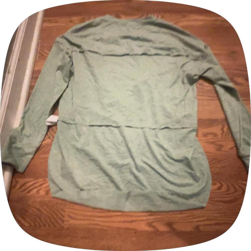 Green long sleeve shirt with a relaxed fit #relaxed #basics